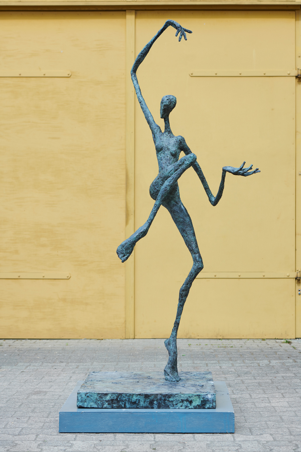 Odite, 2011, Bronze patiniert, 245 × 86 × 86 cm, Plinthe 76 x 76 cm, Guss Noack, Berlin Odite